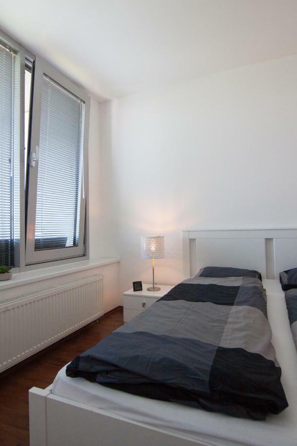Juls Apartment Next To Football And Hockey Stadium Bratislava Esterno foto