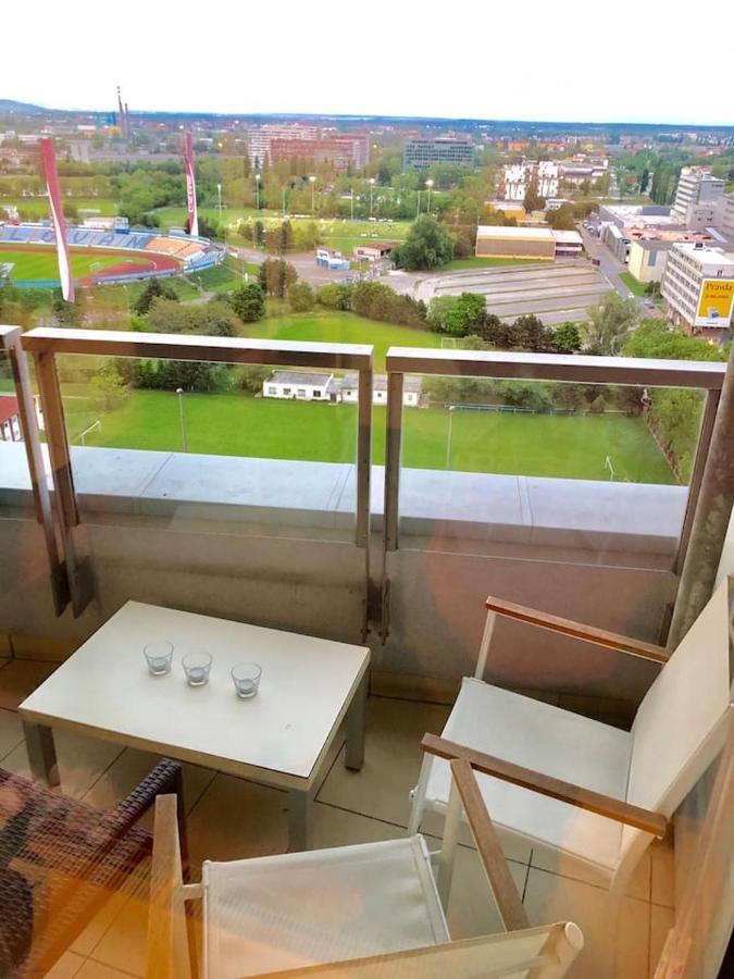 Juls Apartment Next To Football And Hockey Stadium Bratislava Esterno foto